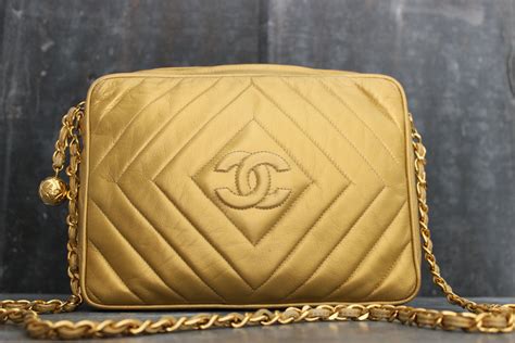 prix sac chanel camera|Mini camera case, Shiny lambskin & gold.